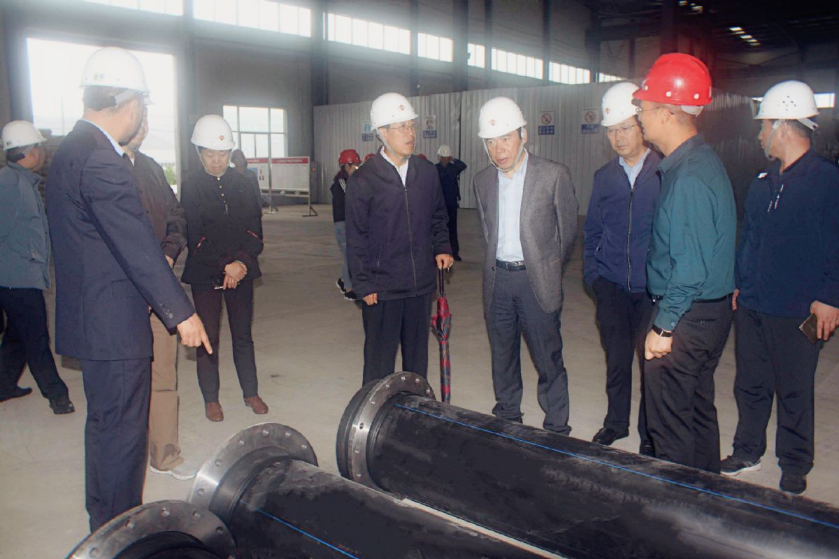 定西市政協主席陳尊鋒、市委常委、常務副市長陳曾勇 一行領導蒞臨我公司開展企業考察